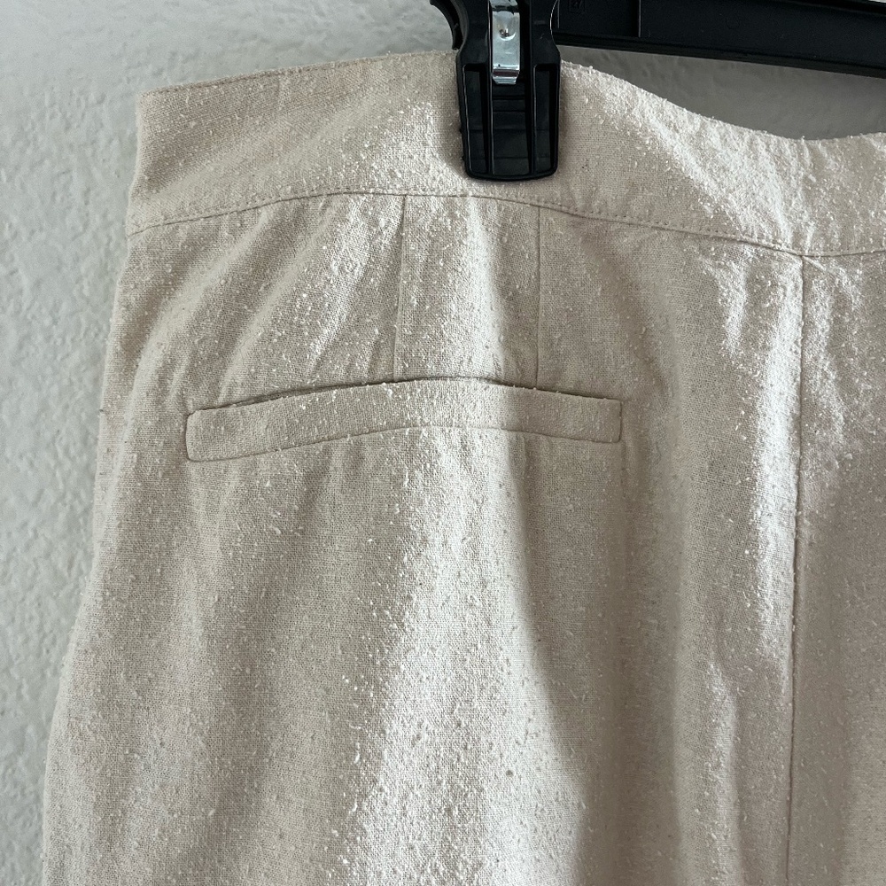 JENNI KAYNE | Bestselling Raw Silk Pleated High Waisted Short in Ivory | Size 12 - Picture 10 of 14